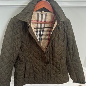 Burberry quilted jacket in Olive